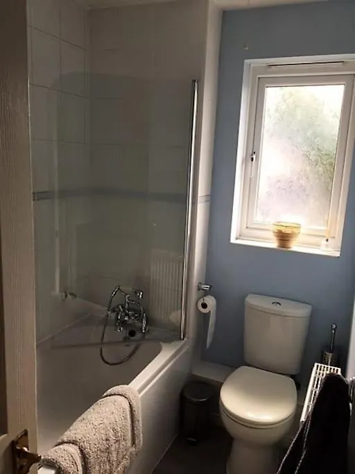 Beautiful Penthouse Apartment 월턴 온 템스  월턴 온 템스